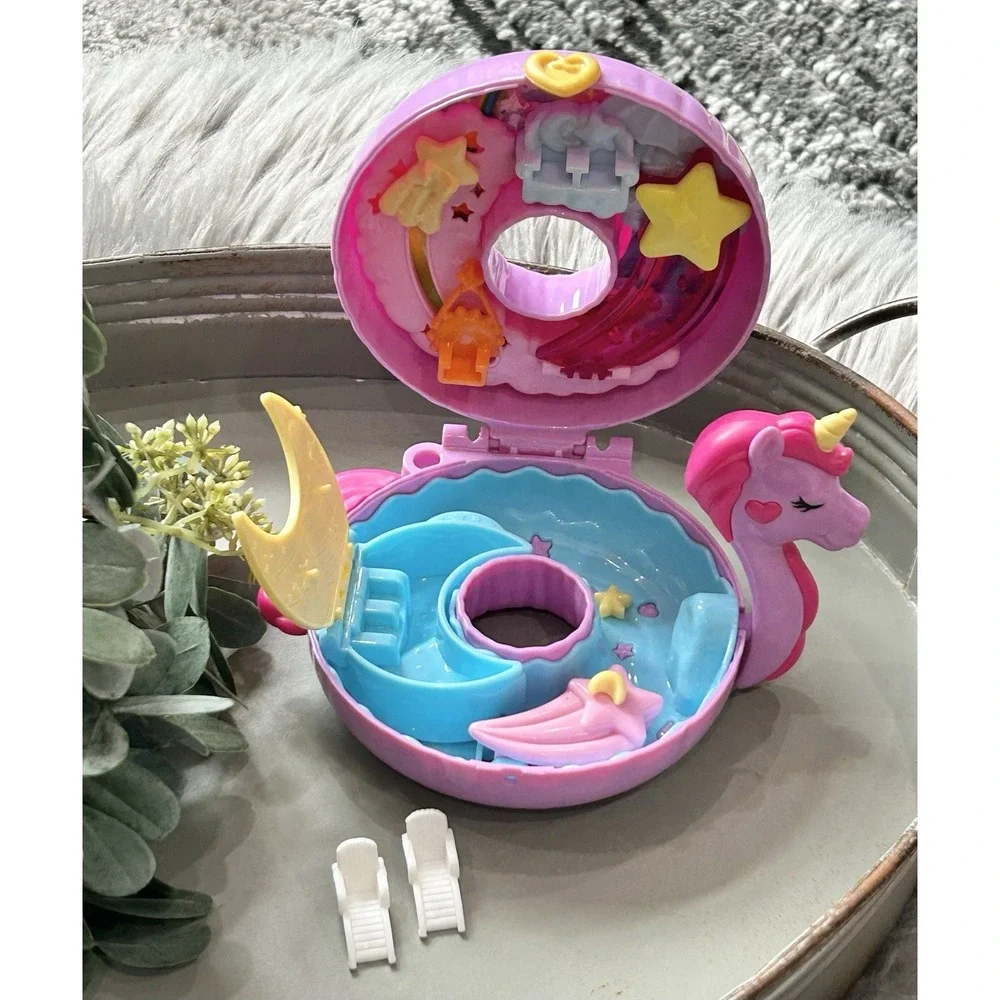 Polly Pocket Sparkle Cove Adventure‎ Unicorn Floatie Compact with 2 Chairs